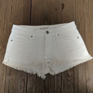 Bullhead Shorts - Bullhead white Jean shorts Bullhead Shorts - Bullhead white Jean shorts